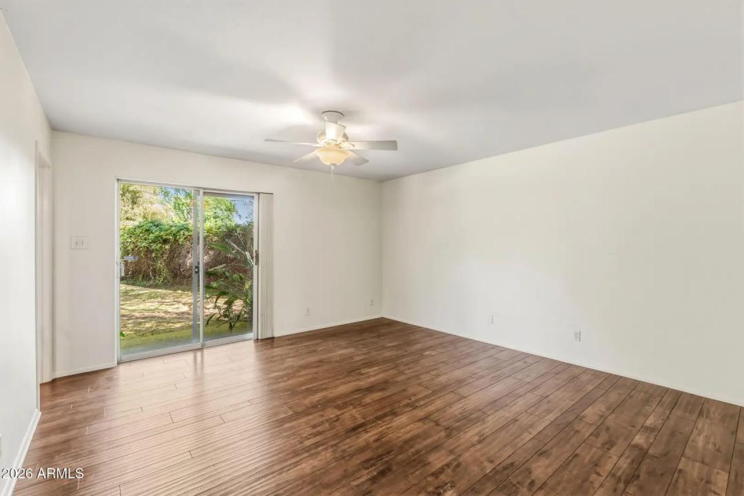 Real Estate Picture 16