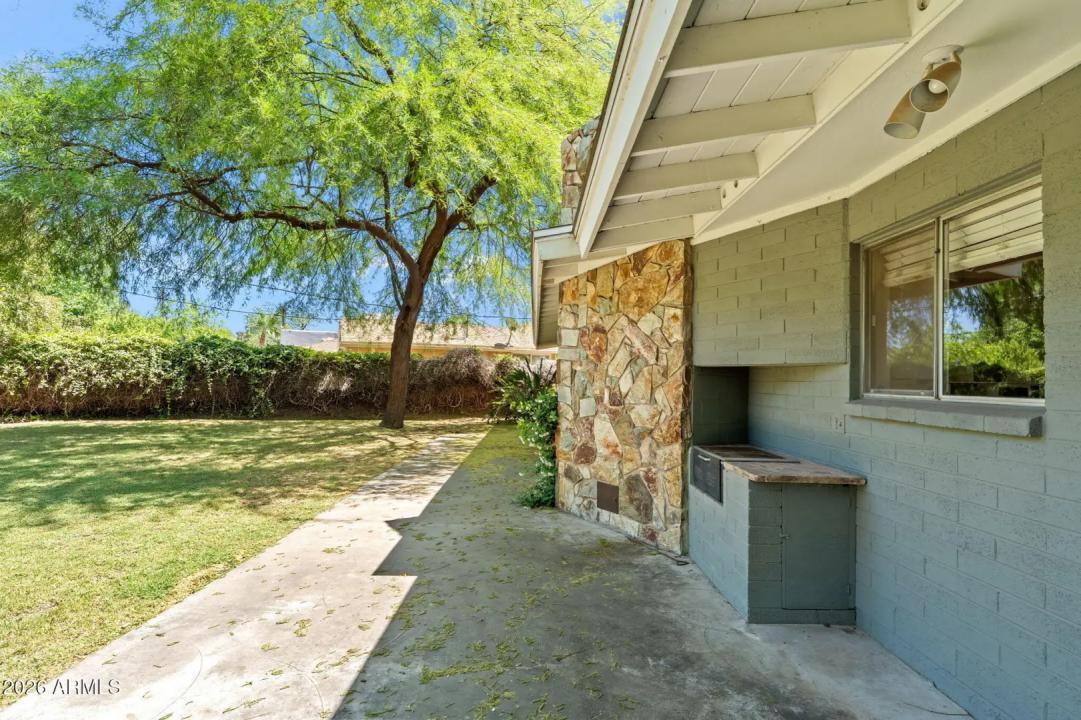 Real Estate Picture 23