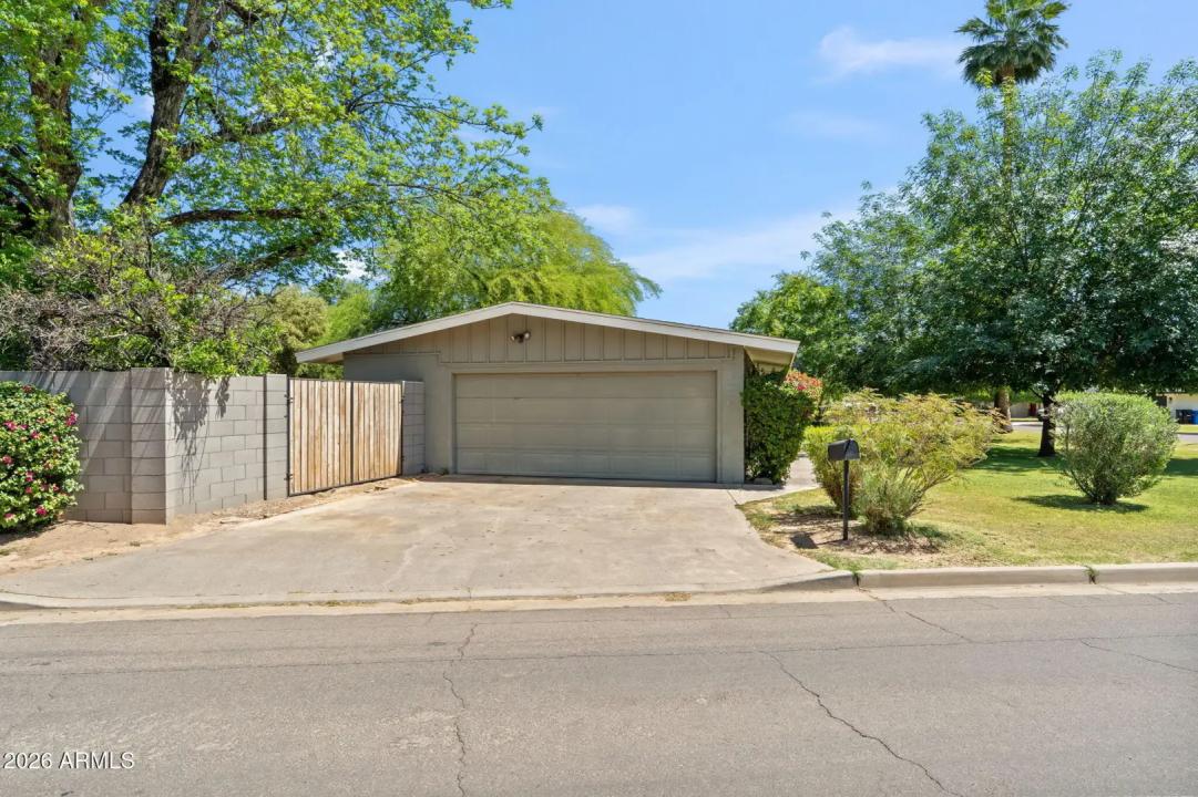 Real Estate Picture 24