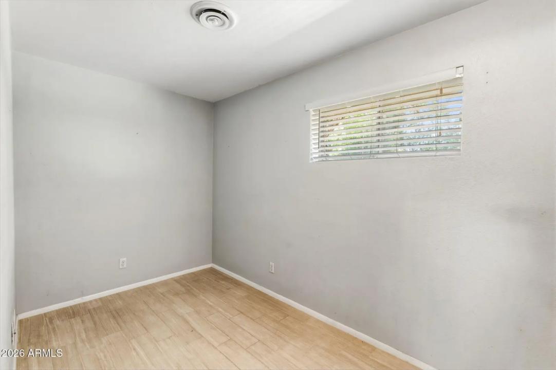 Real Estate Picture 27