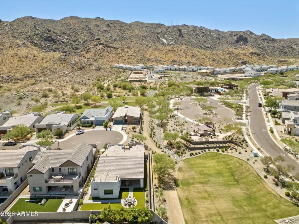 Real Estate Picture 36