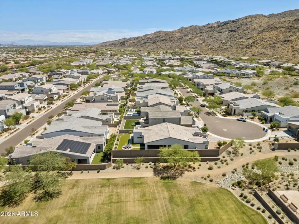 Real Estate Picture 38