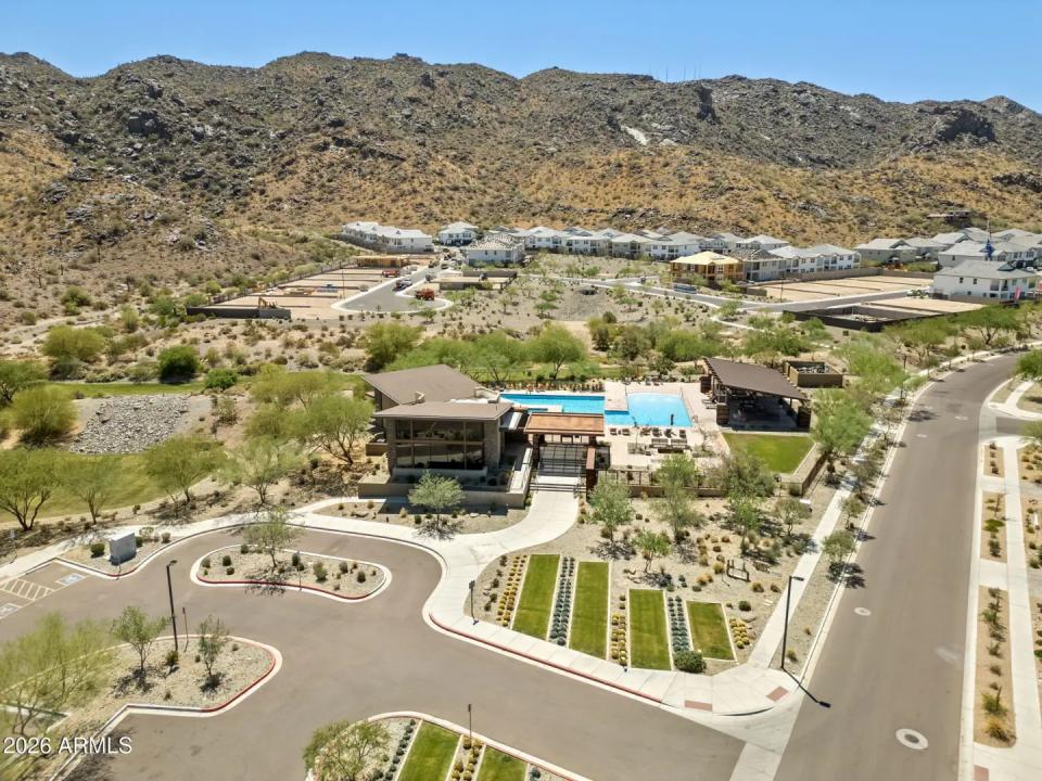 Real Estate Picture 42