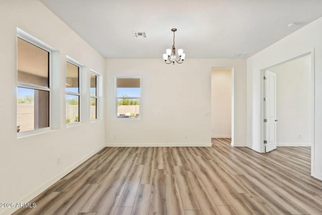 Real Estate Picture 7