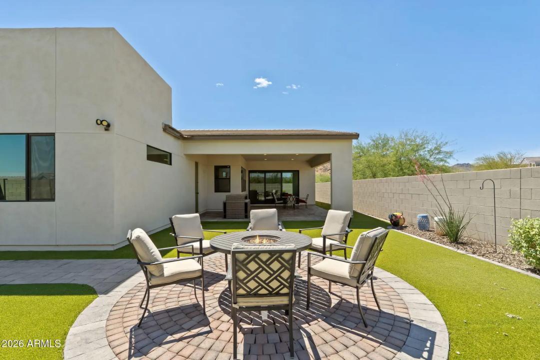 Real Estate Picture 18