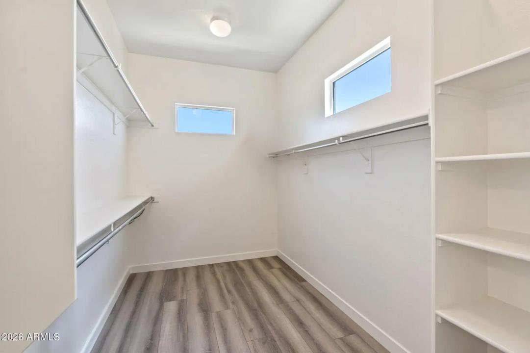 Real Estate Picture 24