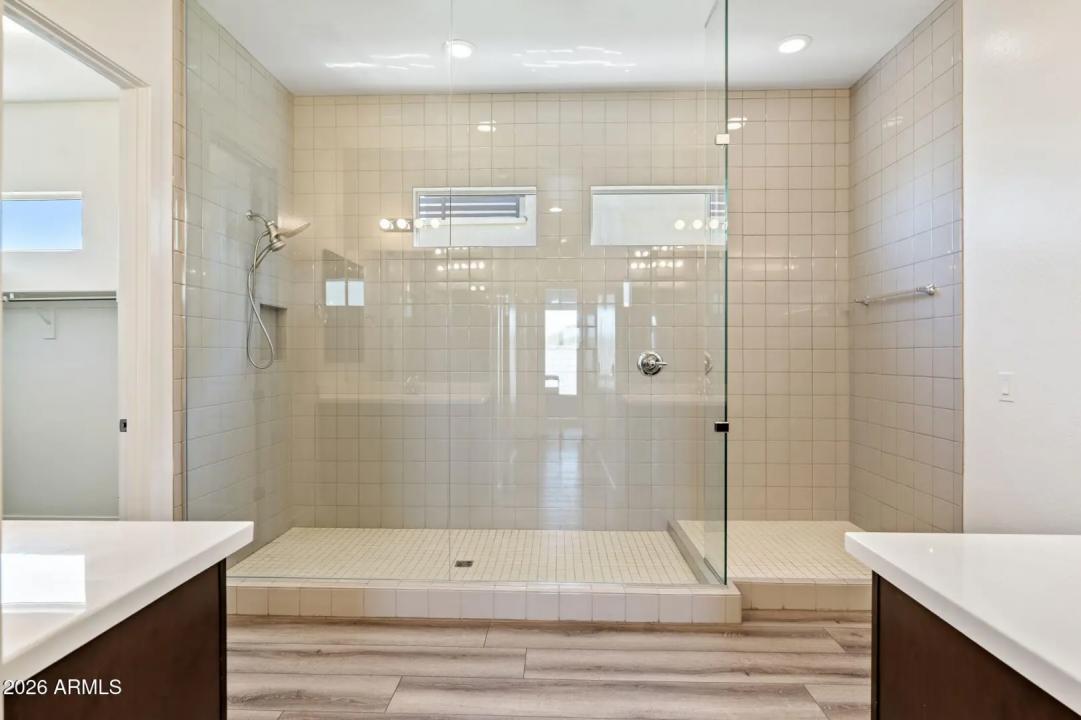 Real Estate Picture 28