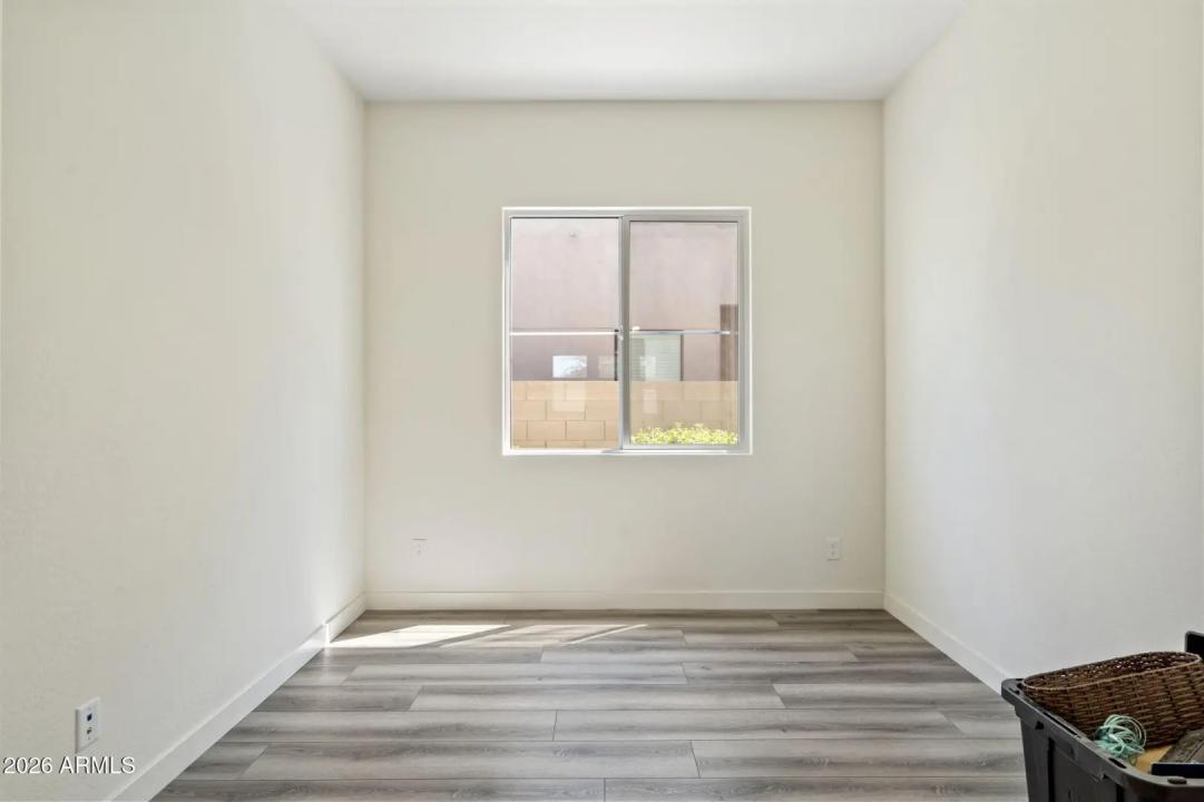 Real Estate Picture 30