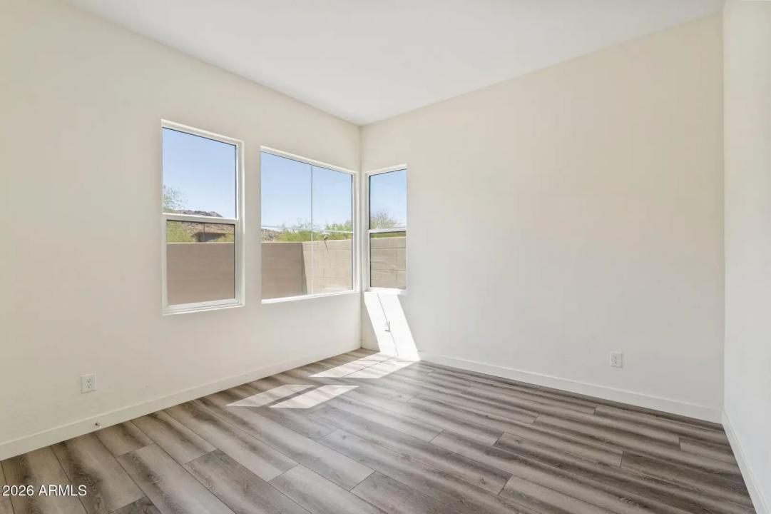 Real Estate Picture 32