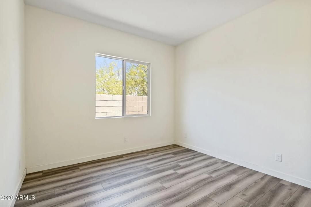 Real Estate Picture 34