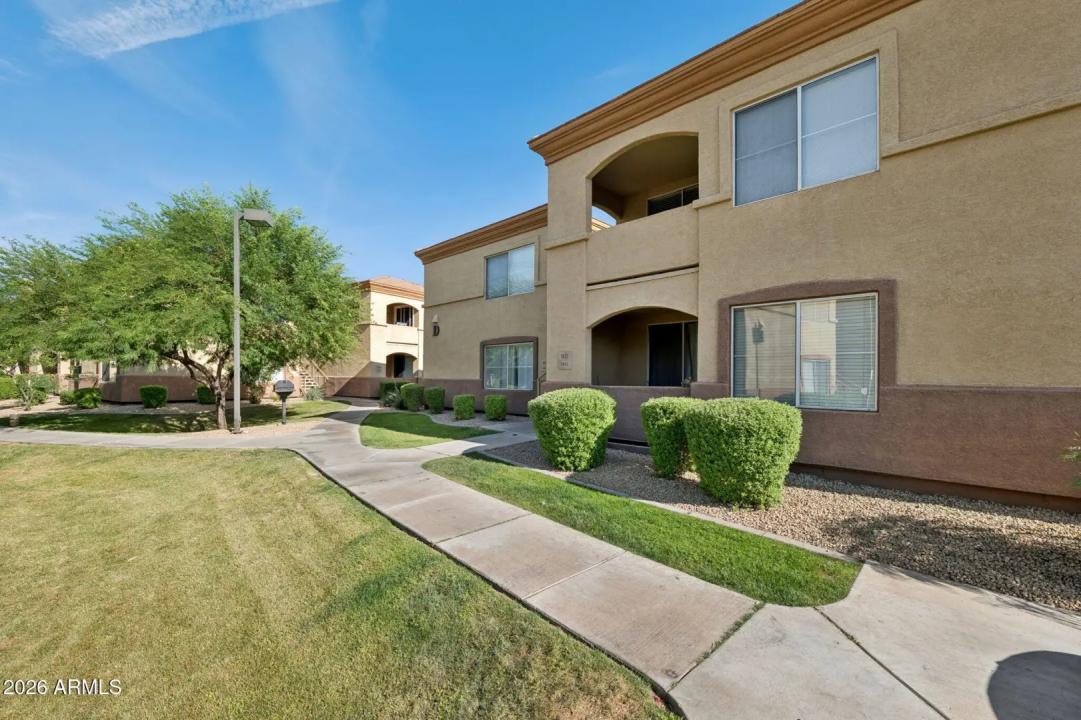 Real Estate Picture 3