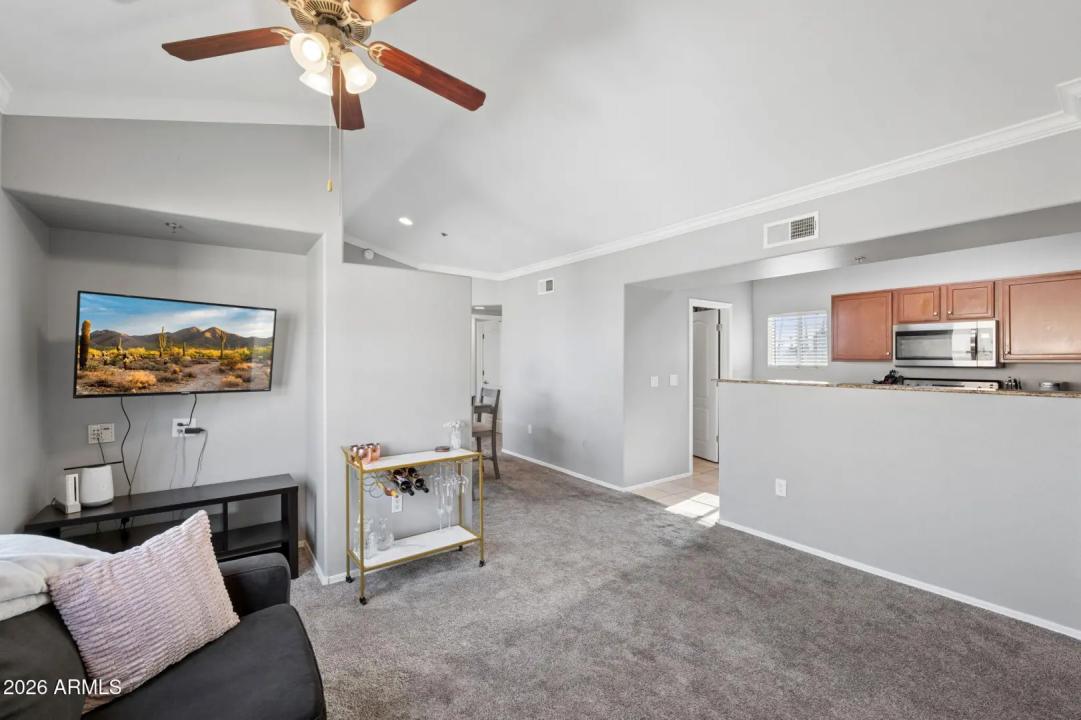 Real Estate Picture 7