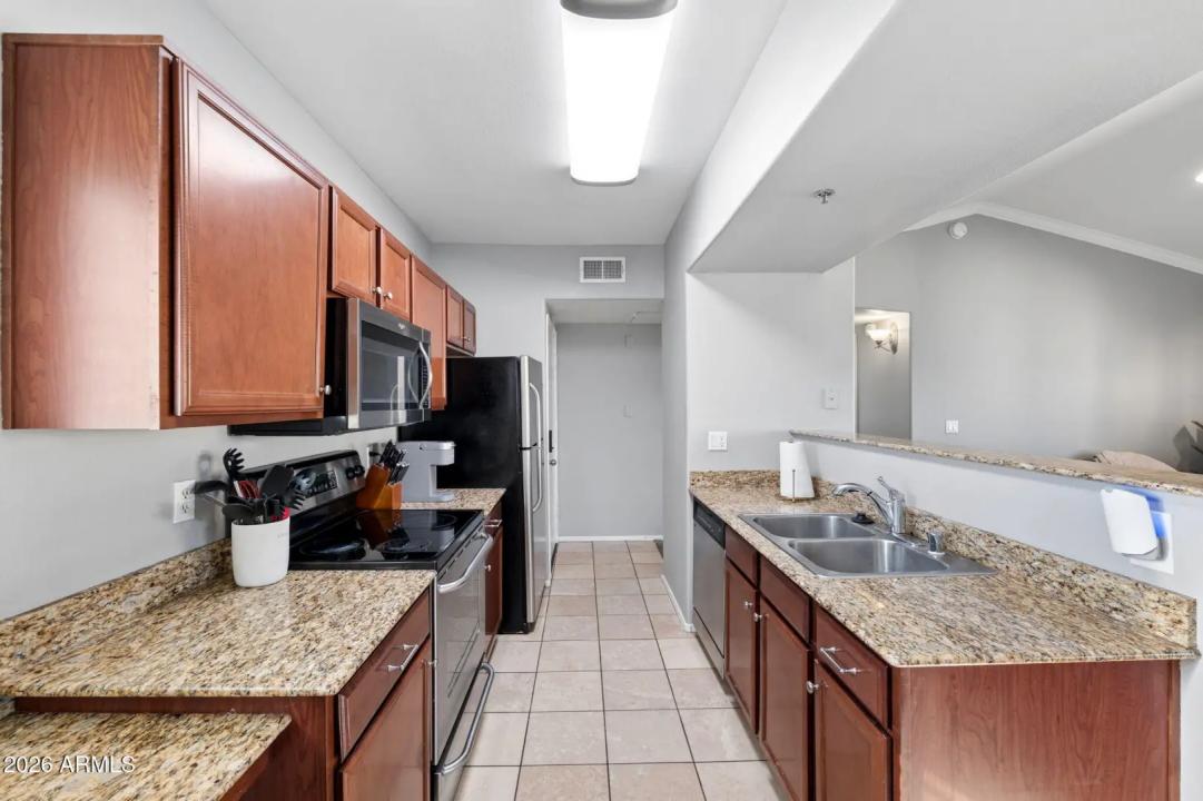 Real Estate Picture 8