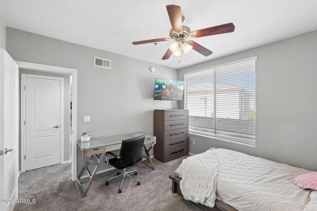 Real Estate Picture 12