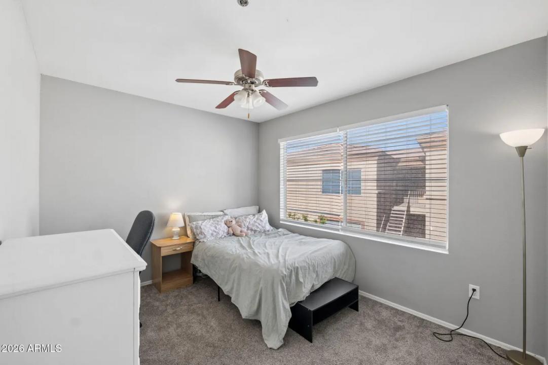 Real Estate Picture 14