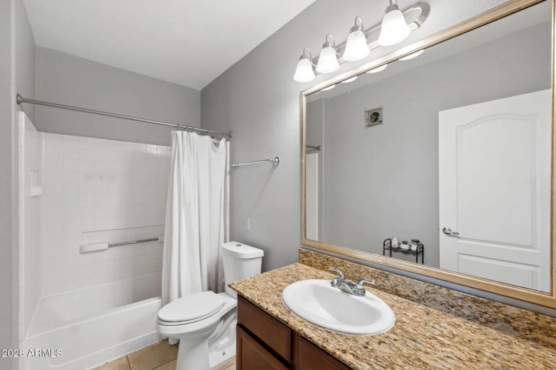 Real Estate Picture 17