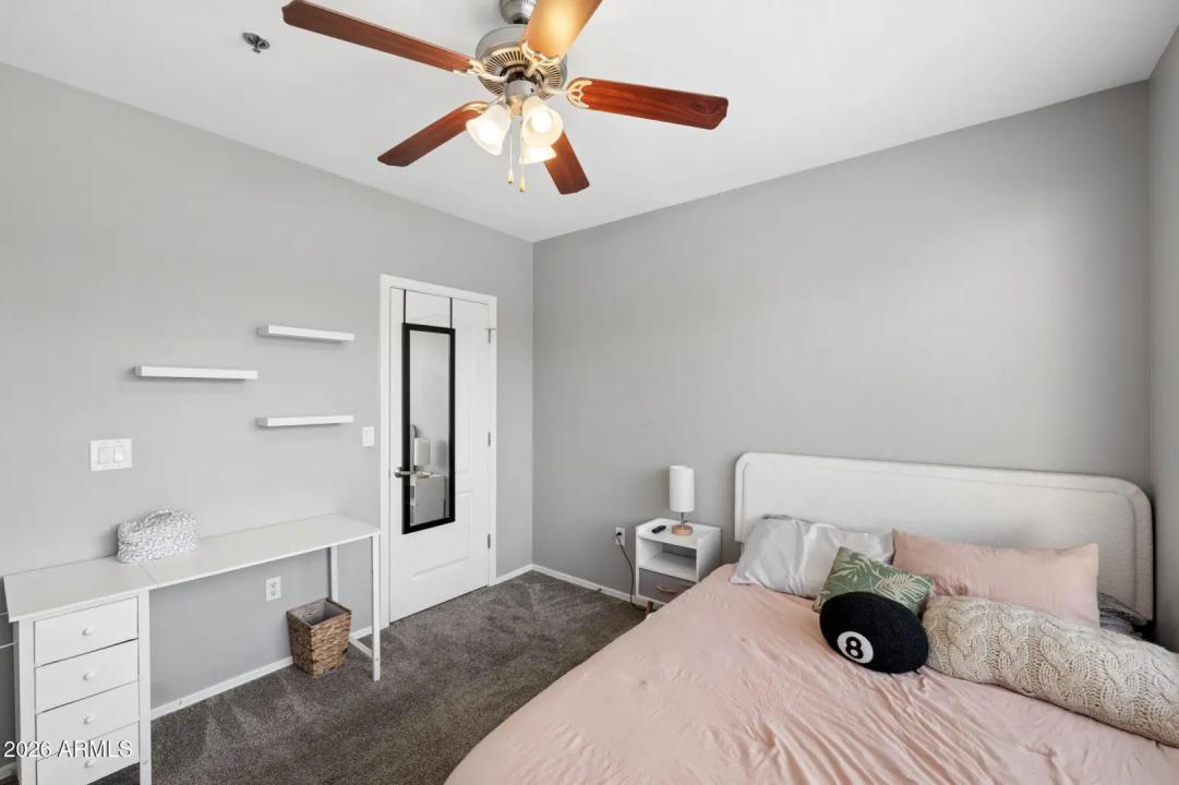 Real Estate Picture 16