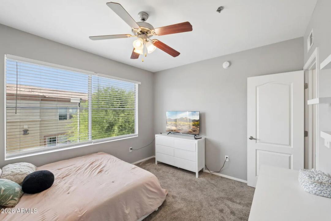 Real Estate Picture 15