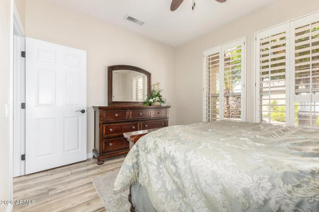 Real Estate Picture 22