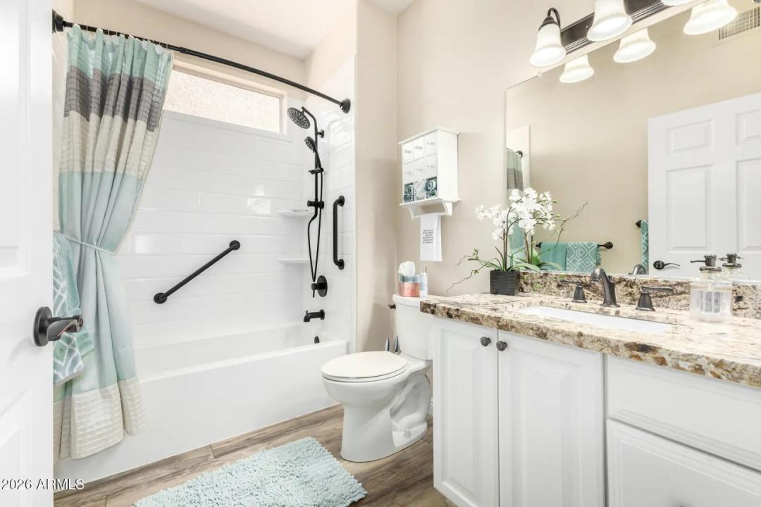 Real Estate Picture 21