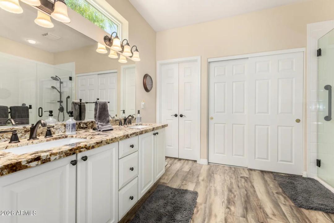 Real Estate Picture 17