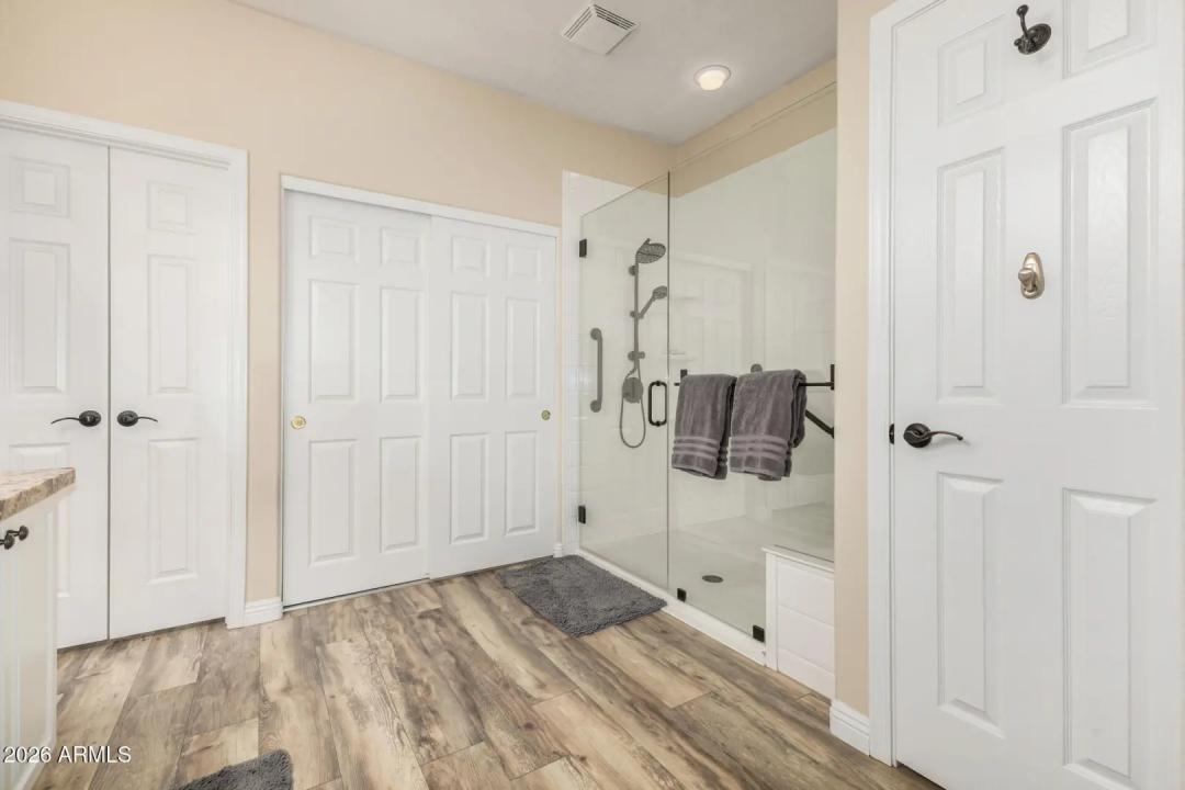 Real Estate Picture 18