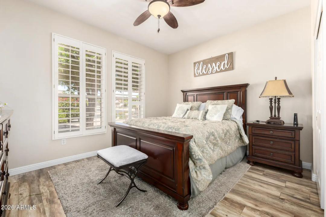 Real Estate Picture 23