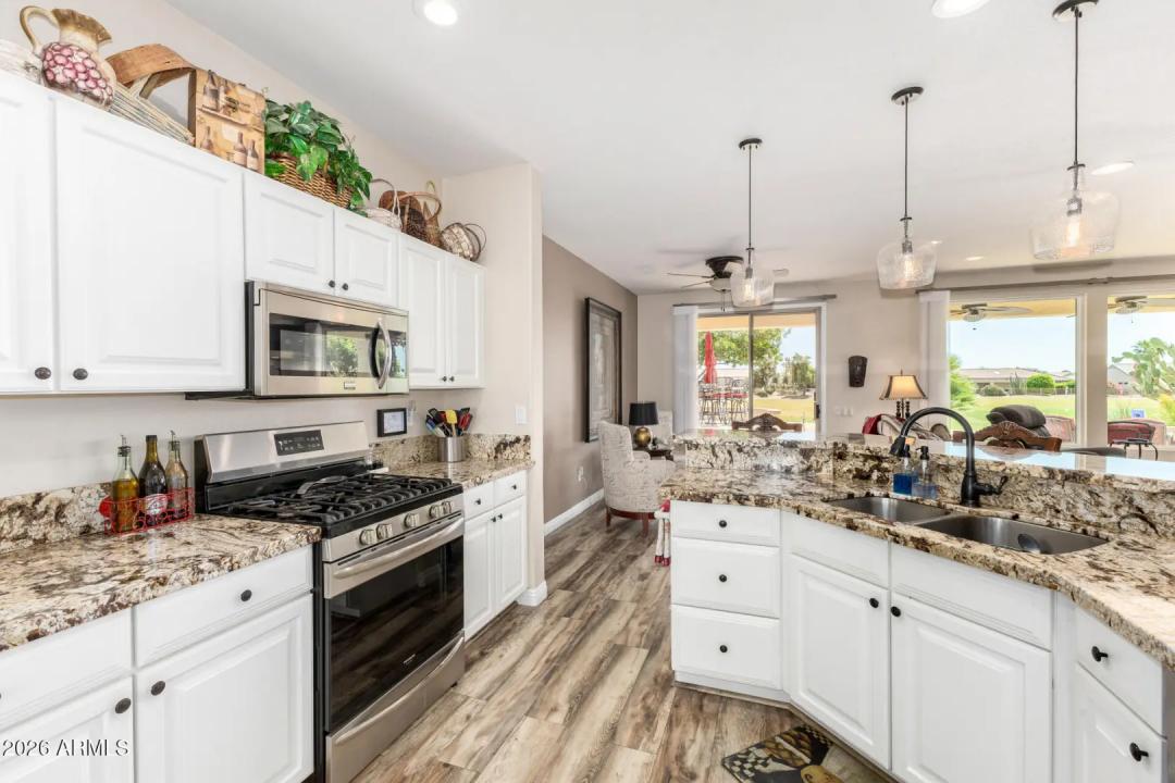 Real Estate Picture 9