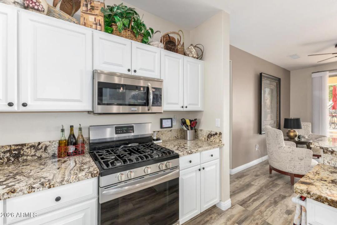 Real Estate Picture 10