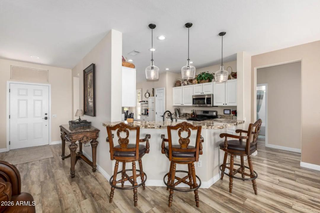 Real Estate Picture 5