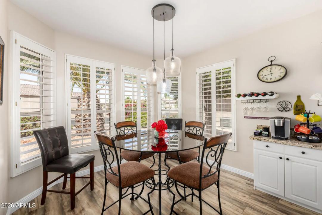 Real Estate Picture 7