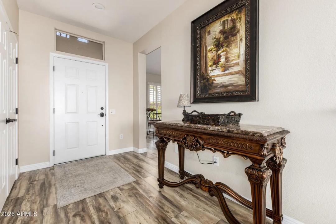 Real Estate Picture 4