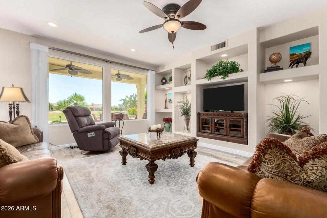 Real Estate Picture 12