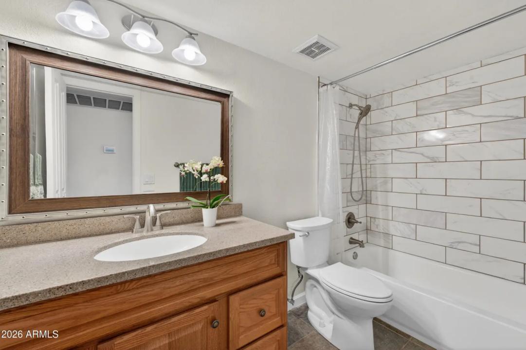 Real Estate Picture 16