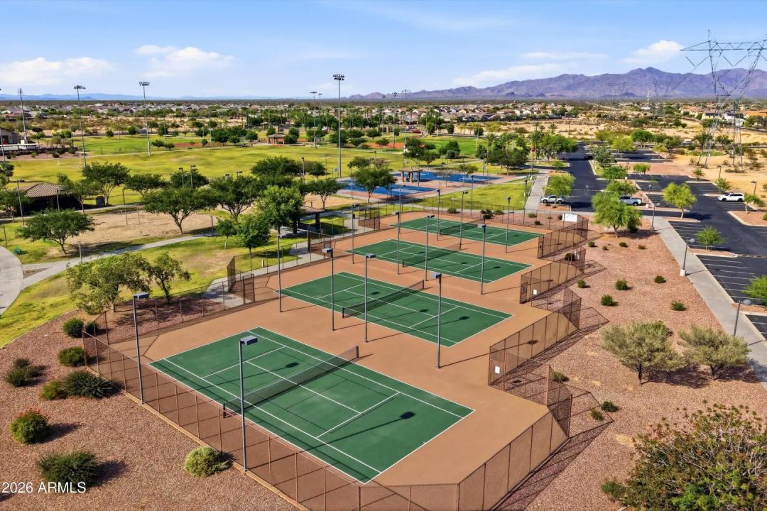 Real Estate Picture 15