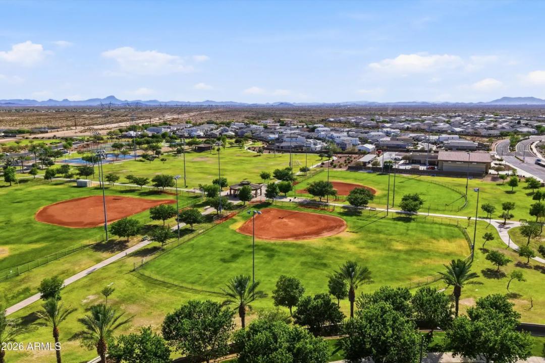 Real Estate Picture 16