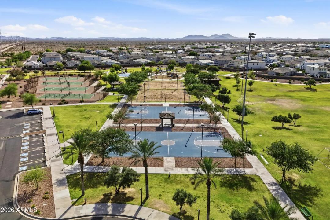 Real Estate Picture 17