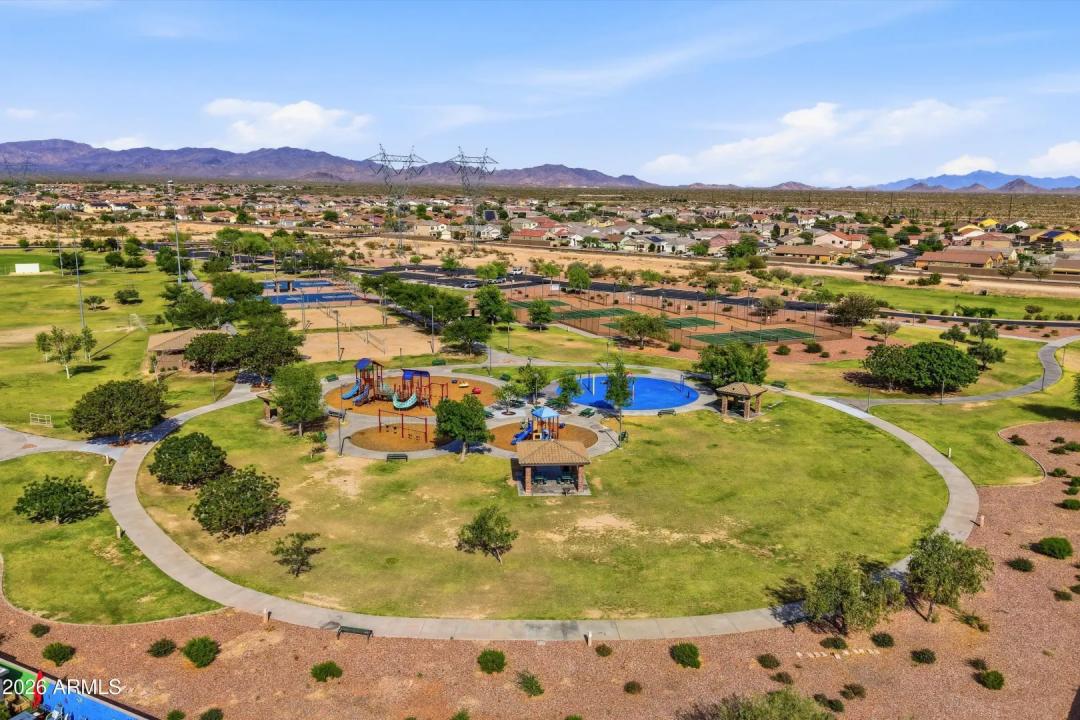 Real Estate Picture 13