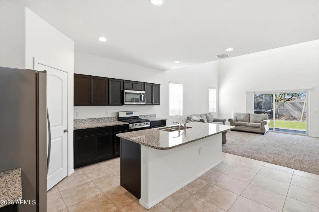 Real Estate Picture 3