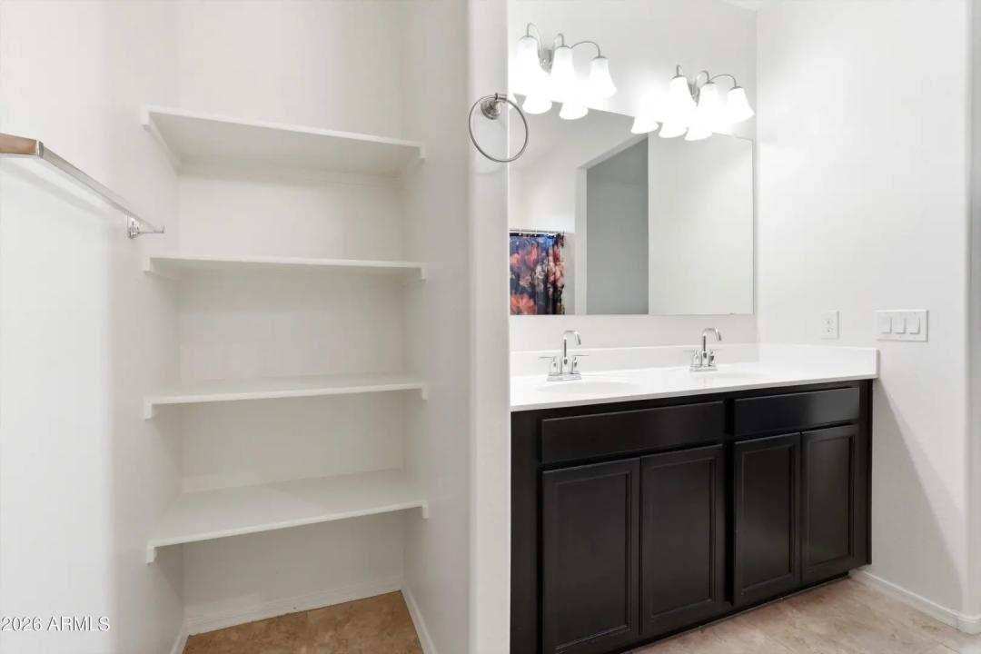 Real Estate Picture 9