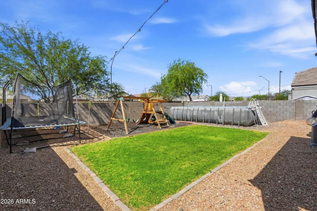 Real Estate Picture 12