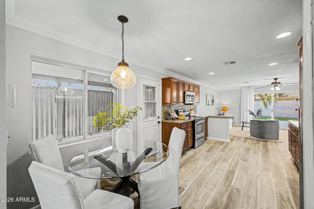 Real Estate Picture 8