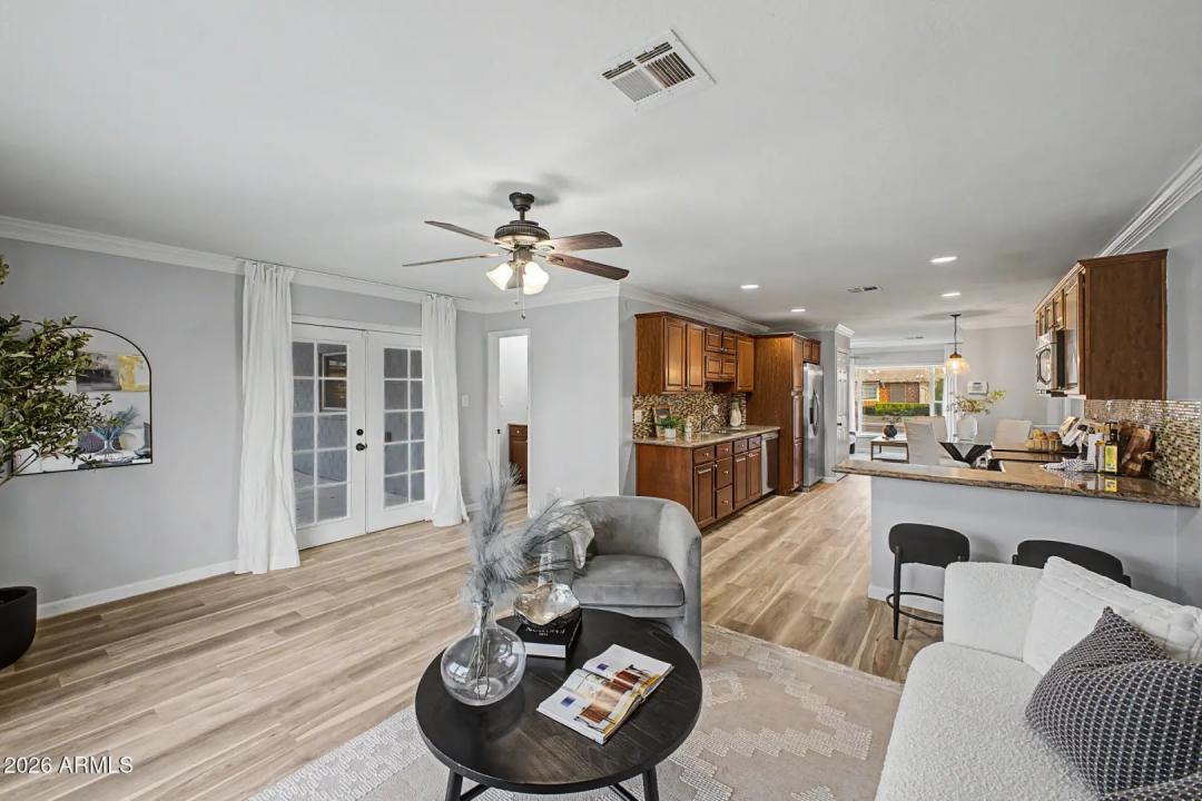 Real Estate Picture 12