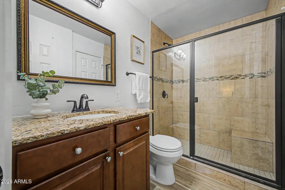 Real Estate Picture 17