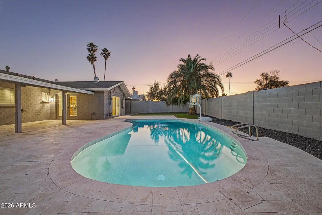 Real Estate Picture 22