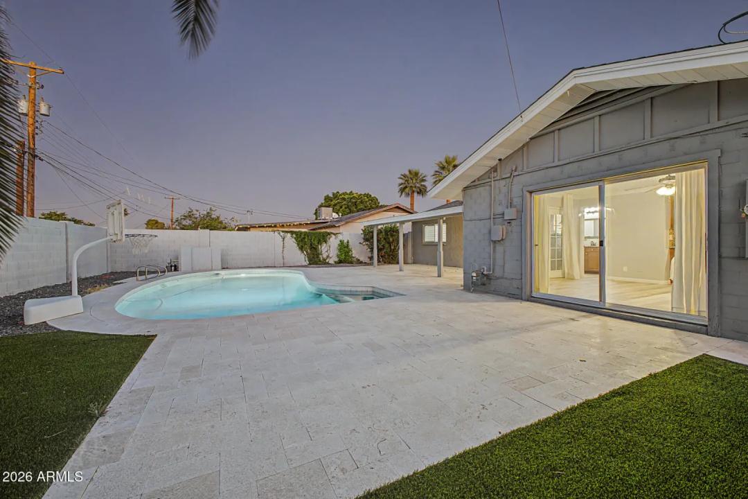 Real Estate Picture 24