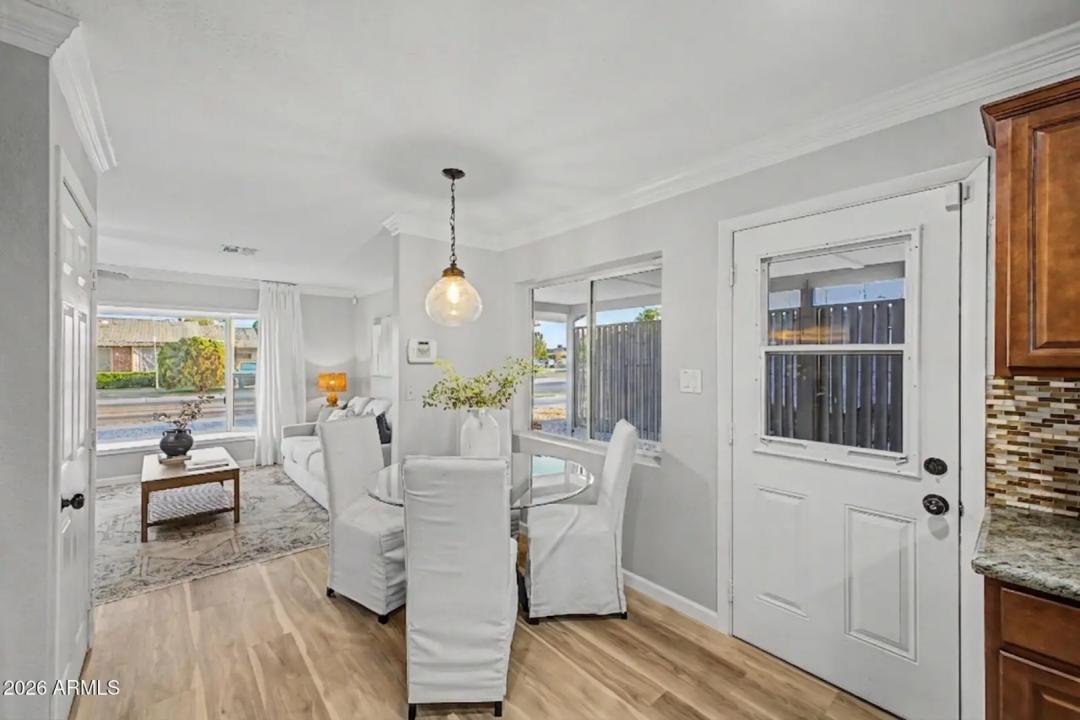 Real Estate Picture 7