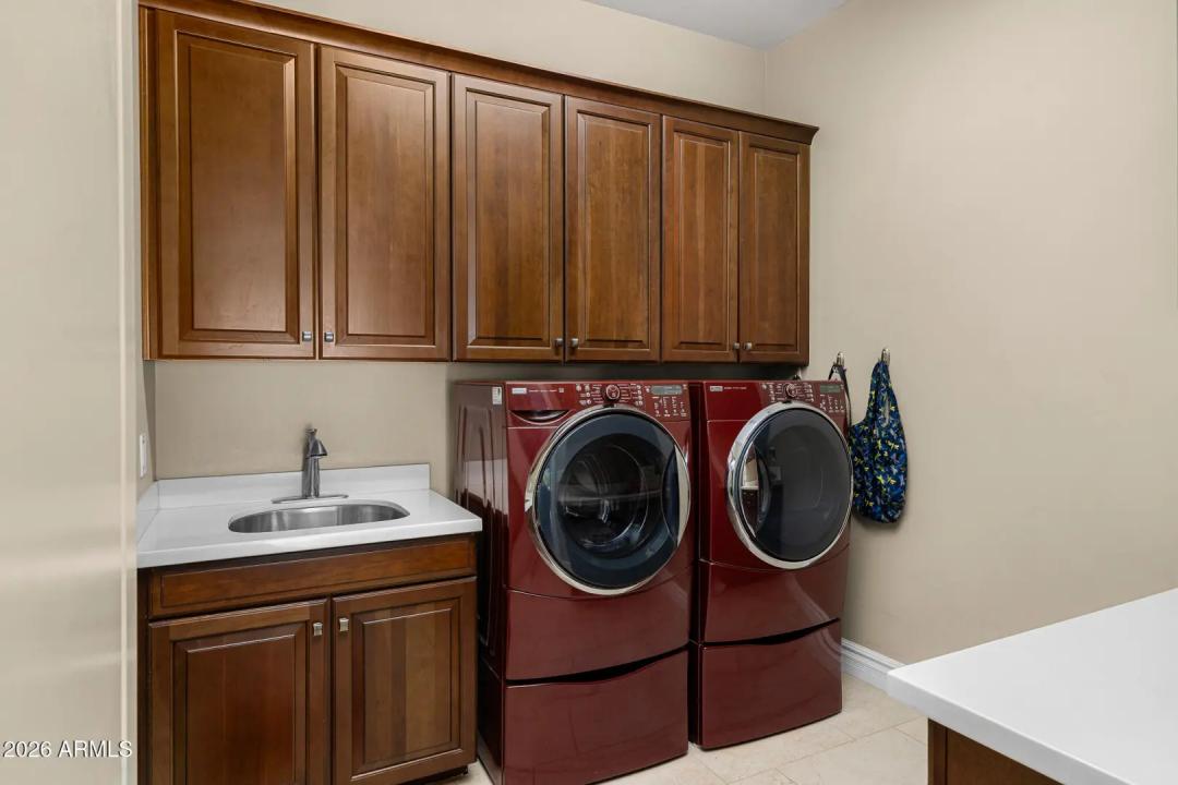 Real Estate Picture 25