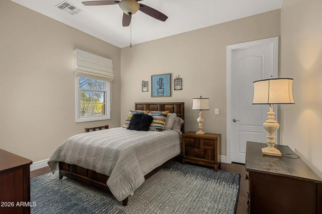 Real Estate Picture 19