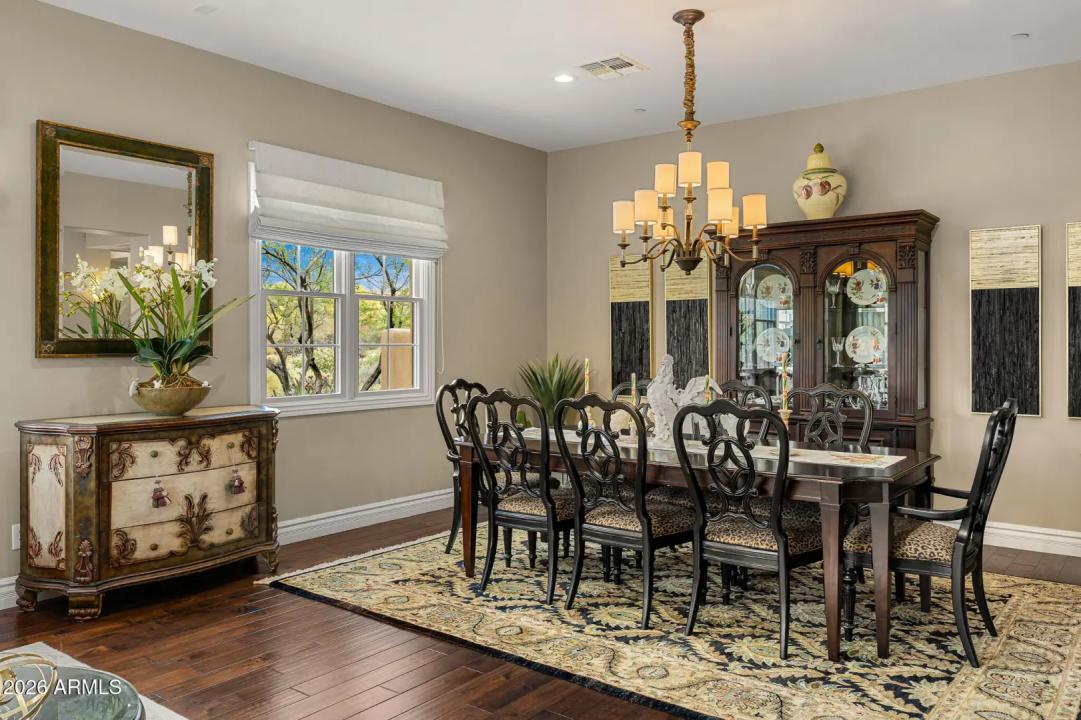 Real Estate Picture 14